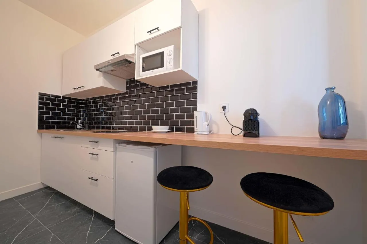 Modern Large Studio Apartment For 3 Paris