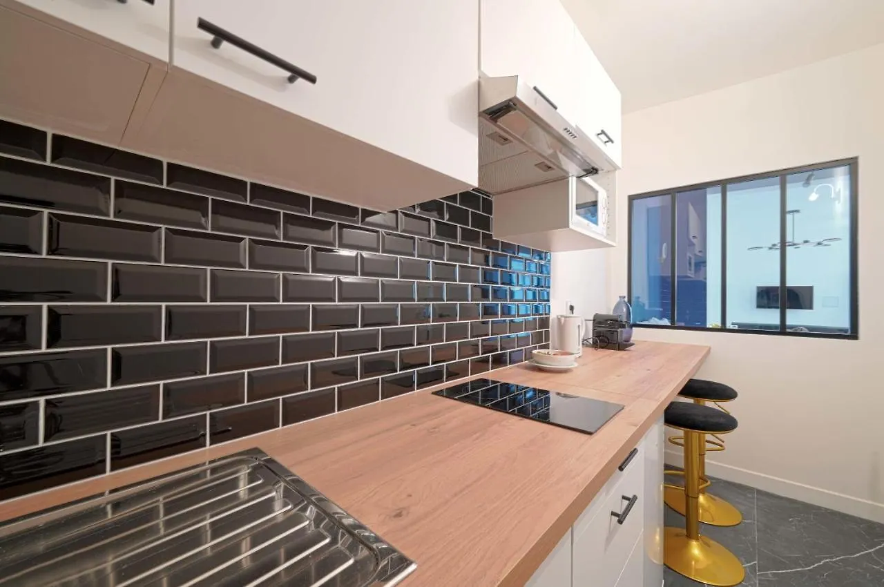 Modern Large Studio Apartment For 3 Paris