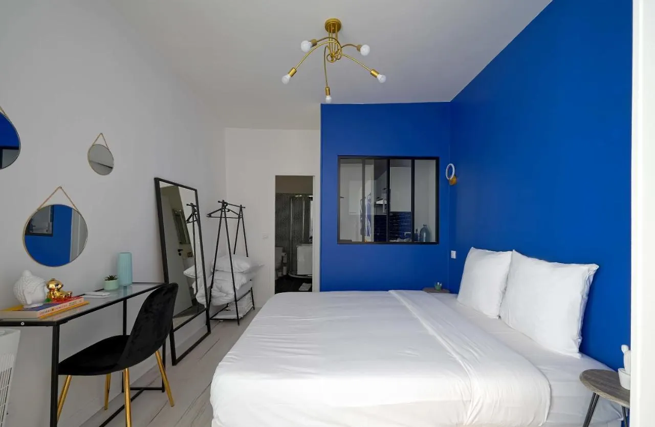 Modern Large Studio Apartment For 3 Paris 0*,  France